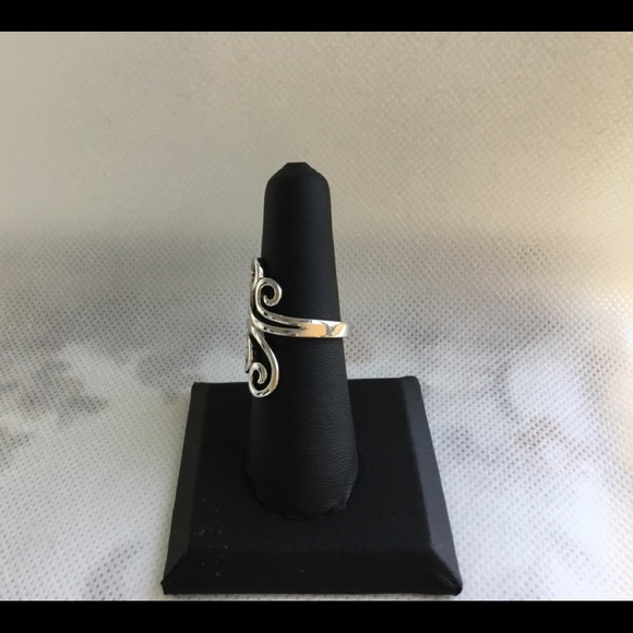 Sterling Silver Swirl Design Ring - Picture 8 of 16